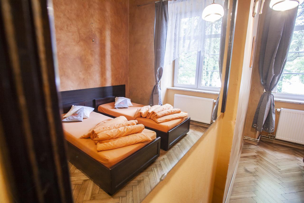 Momotown Privates Bed and Breakfast Kraków Eksteriør billede
