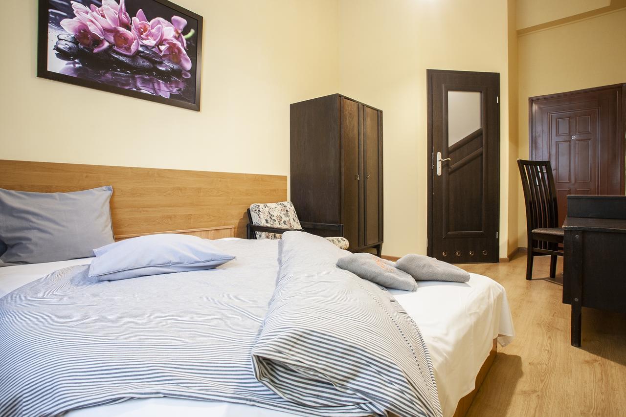 Momotown Privates Bed and Breakfast Kraków Eksteriør billede