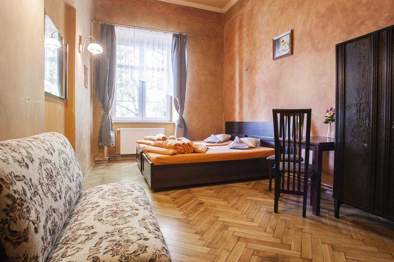Momotown Privates Bed and Breakfast Kraków Eksteriør billede