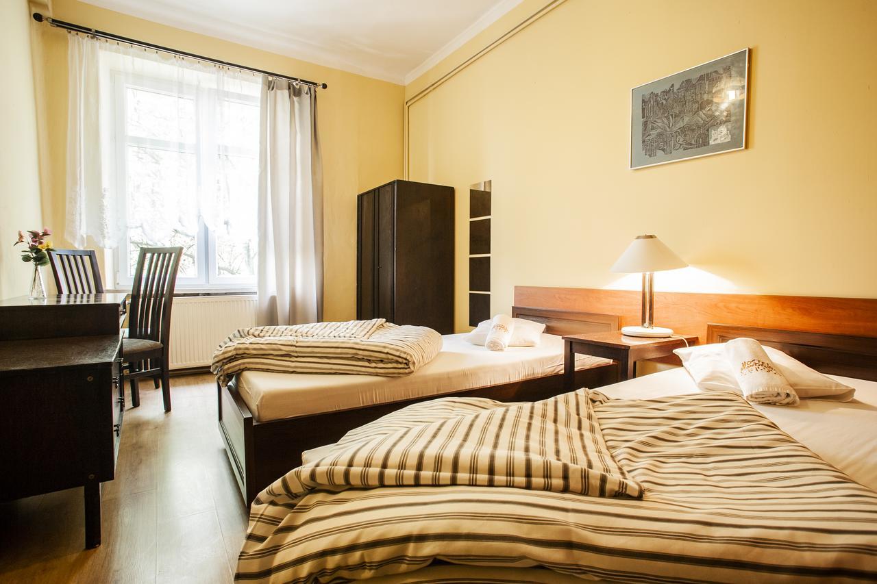 Momotown Privates Bed and Breakfast Kraków Eksteriør billede